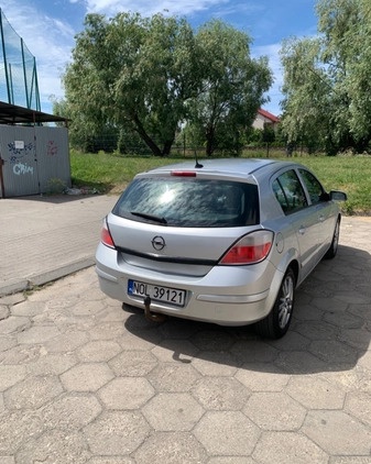 Opel Astra cena 10000 przebieg: 323000, rok produkcji 2006 z Płock małe 254